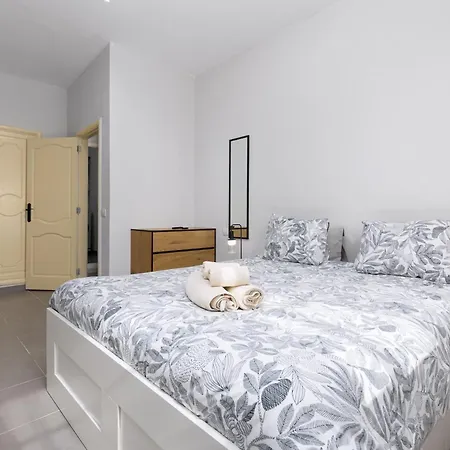 Home2book Sunny Terrace & Pool, 칼레타데푸스테